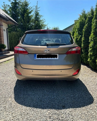 Hyundai I30 cena 27200 przebieg: 242000, rok produkcji 2013 z Strzyżów małe 497